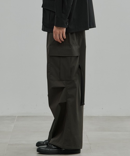 UNITED TOKYO(ユナイテッドトウキョウ)の「HIGH-SPEC WOOL カーゴパンツ(カーゴパンツ・メンズ・ブラウン/ダークグレー/ブラック・1/2)」の21枚目の写真