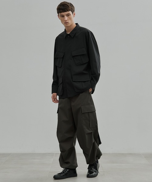 UNITED TOKYO(ユナイテッドトウキョウ)の「HIGH-SPEC WOOL カーゴパンツ(カーゴパンツ・メンズ・ブラウン/ダークグレー/ブラック・1/2)」の17枚目の写真