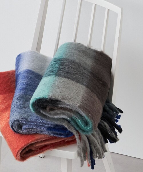 SHIPS any（シップス エニィ）の「SHIPS any:〈手洗い可能〉ボリューム シャギー チェック マフラー (ユニセックス) 25AW◇（マフラー・メンズ・ワイン/ブラック/ブルー/グリーン/イエロー/ネイビー・ONE SIZE）」の2枚目の写真