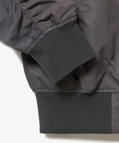 LACOSTE（ラコステ）の「クロップド丈 ショートMA-1ジャケット（ブルゾン・レディース・オリーブ/グレー・38/36/34/40）」の9枚目の写真