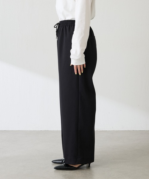 COLLAGE GALLARDAGALANTE(コラージュガリャルダガランテ)の「裏起毛ボンディングイージーパンツ/WEB限定カラー展開(その他パンツ・レディース・アイボリー/ブラック/ライトグレー・FREE)」の11枚目の写真