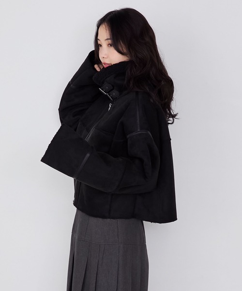 forksy.(フォルクシー)の「【forksy.】ヴィンテージライクショート丈フェイクボアムートンジャケット(ムートンコート・レディース・チャコール/ブラック/アイボリー・FREE)」の8枚目の写真