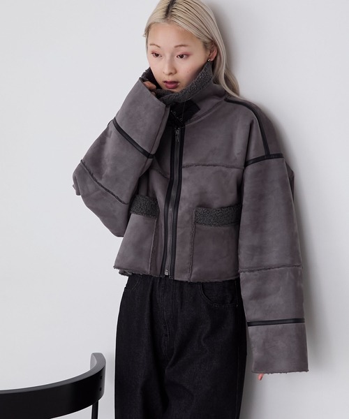 forksy.(フォルクシー)の「【forksy.】ヴィンテージライクショート丈フェイクボアムートンジャケット(ムートンコート・レディース・チャコール/ブラック/アイボリー・FREE)」の13枚目の写真