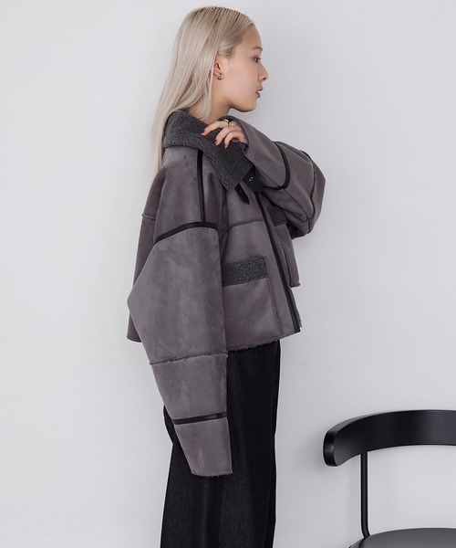 forksy.(フォルクシー)の「【forksy.】ヴィンテージライクショート丈フェイクボアムートンジャケット(ムートンコート・レディース・チャコール/ブラック/アイボリー・FREE)」の18枚目の写真