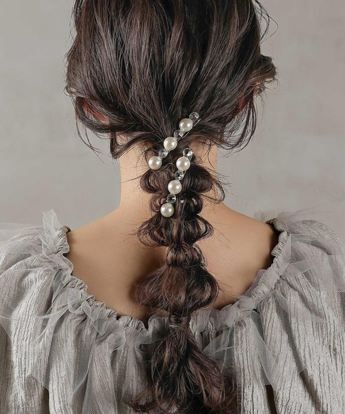 Kana(カナ)の「パール ビジュー ラインストーン キラキラ ヘアクリップ ヘアピン 2本セット 結婚式 お呼ばれ オケージョン デイリー(ヘアピン・レディース・シルバー/ゴールド・フリー)」の3枚目の写真