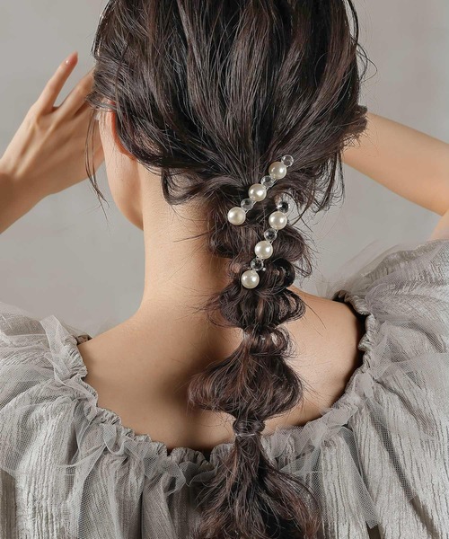 Kana(カナ)の「パール ビジュー ラインストーン キラキラ ヘアクリップ ヘアピン 2本セット 結婚式 お呼ばれ オケージョン デイリー(ヘアピン・レディース・シルバー/ゴールド・フリー)」の5枚目の写真