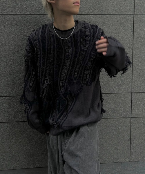 CREARE -LINO-(クレアーレリノ)の「フリンジニットプルオーバー(ニット/セーター・メンズ・チャコール/ホワイト/ライトグレー・M/L)」の9枚目の写真
