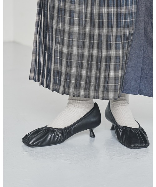 ギャザー 4cm パンプス（パンプス）｜Emma Francis（エマフランシス