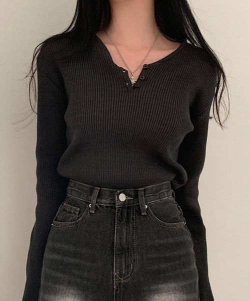 Doula Doula（ドゥーラドゥーラ）の「ヘンリーVネックリブニット（ニット/セーター・レディース・ホワイト/ベージュ/グレー/ブルー/ブラック・FREE）」の11枚目の写真