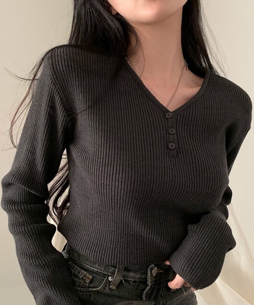 Doula Doula（ドゥーラドゥーラ）の「ヘンリーVネックリブニット（ニット/セーター・レディース・ホワイト/ベージュ/グレー/ブルー/ブラック・FREE）」の8枚目の写真