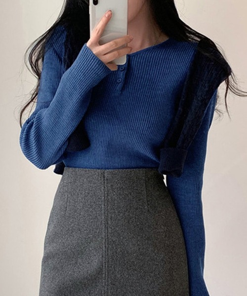 Doula Doula（ドゥーラドゥーラ）の「ヘンリーVネックリブニット（ニット/セーター・レディース・ホワイト/ベージュ/グレー/ブルー/ブラック・FREE）」の19枚目の写真