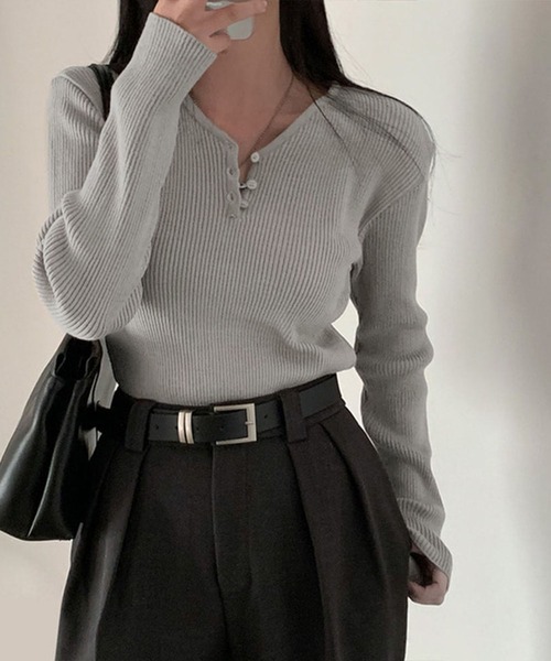 Doula Doula（ドゥーラドゥーラ）の「ヘンリーVネックリブニット（ニット/セーター・レディース・ホワイト/ベージュ/グレー/ブルー/ブラック・FREE）」の22枚目の写真