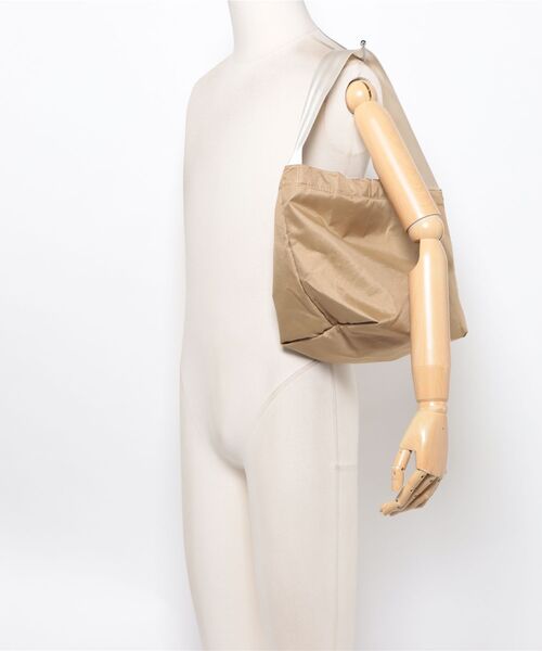 PUEBCO（プエブコ）の「RUBBERIZED FABRIC BAG W/ZIPPER（ショルダーバッグ・メンズ・その他・ONE SIZE）」の6枚目の写真