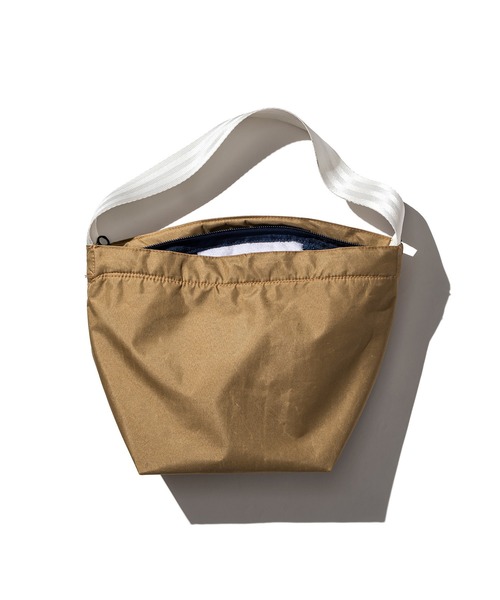 PUEBCO（プエブコ）の「RUBBERIZED FABRIC BAG W/ZIPPER（ショルダーバッグ・メンズ・その他・ONE SIZE）」の5枚目の写真