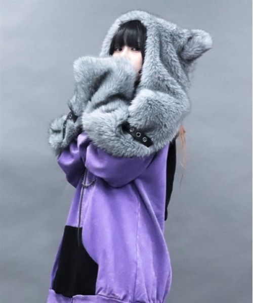 NIBBLE POISON（ニブルポイズン）の「ネコミミファーフードマフラー