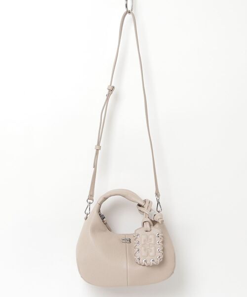 GANNI(ガニー)の「GANNI Hobo Mini Grained ガニー ホーボー ミニ ハンドバッグ(ハンドバッグ・レディース・ホワイト系1・FREE)」の8枚目の写真