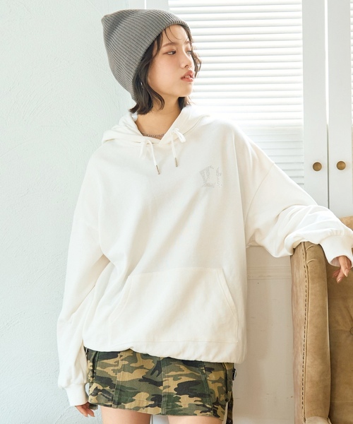 LOVETOXIC（ラブトキシック）の「【LTXC】バックラインストーンルーズプルパーカー（パーカー・キッズ・チャコール/オフホワイト/カラフル・L:160cm/130cm/M:150cm/S:140cm）」の4枚目の写真