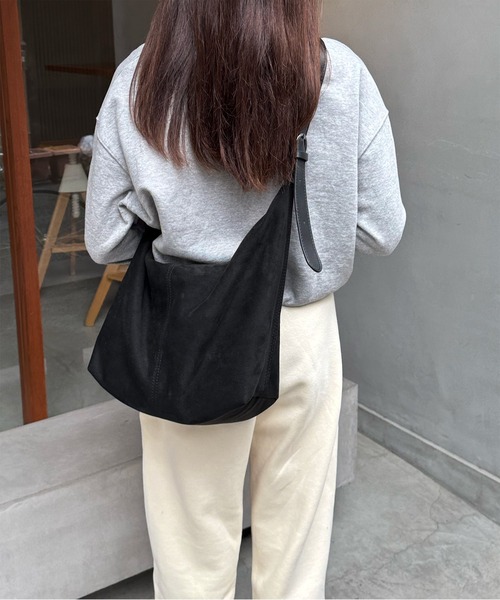 LE MORE(リモア)の「スウェードタッチ2wayショルダーバッグ(ショルダーバッグ・レディース・ブラック/ダークブラウン/ブラウン・FREE)」の2枚目の写真