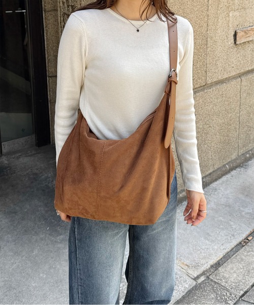 LE MORE(リモア)の「スウェードタッチ2wayショルダーバッグ(ショルダーバッグ・レディース・ブラック/ダークブラウン/ブラウン・FREE)」の4枚目の写真