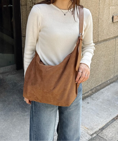 LE MORE(リモア)の「スウェードタッチ2wayショルダーバッグ(ショルダーバッグ・レディース・ブラック/ダークブラウン/ブラウン・FREE)」の6枚目の写真