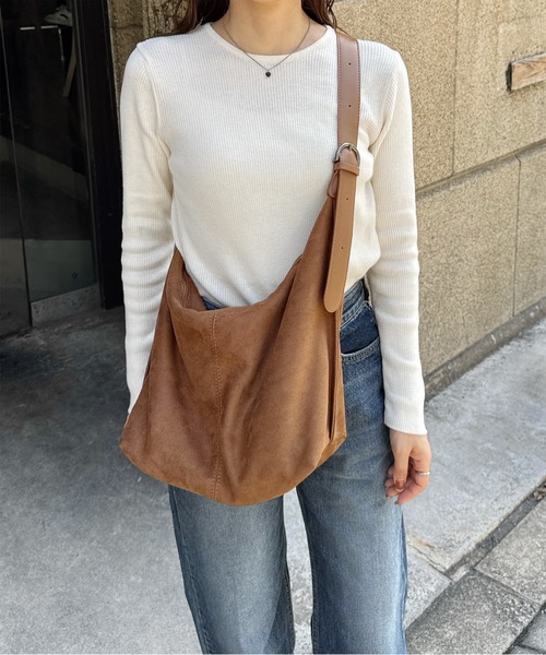 LE MORE(リモア)の「スウェードタッチ2wayショルダーバッグ(ショルダーバッグ・レディース・ブラック/ダークブラウン/ブラウン・FREE)」の7枚目の写真