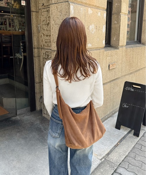 LE MORE(リモア)の「スウェードタッチ2wayショルダーバッグ(ショルダーバッグ・レディース・ブラック/ダークブラウン/ブラウン・FREE)」の9枚目の写真