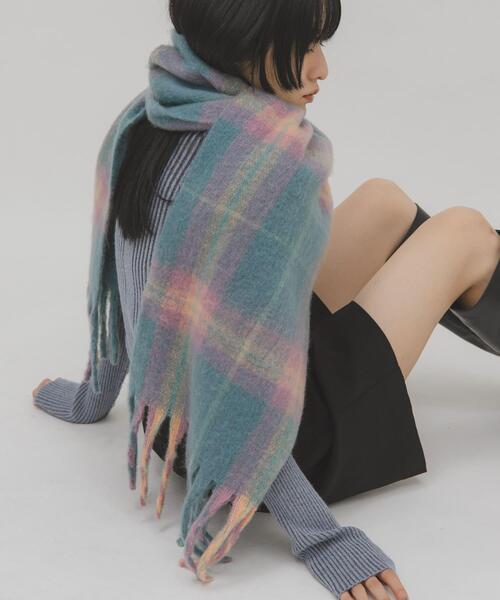 KBF（ケイビーエフ）の「ブークレチェックストール（ストール/ショール・レディース・グリーン系その他/ブルー系その他/ホワイト系その他・ONE）」の2枚目の写真