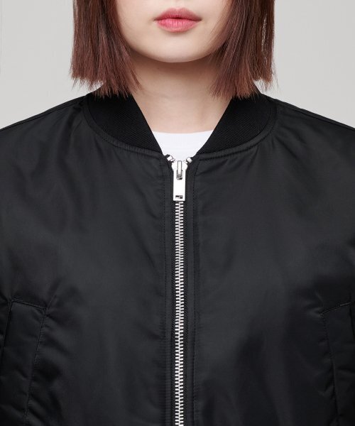 MUSINSA STANDARD WOMAN（ムシンサスタンダードウーマン）の「ウィメンズクロップMA-1ボンバージャケット[ブラック]（ブルゾン・レディース・ブラック・MEDIUM/LARGE/SMALL）」の11枚目の写真