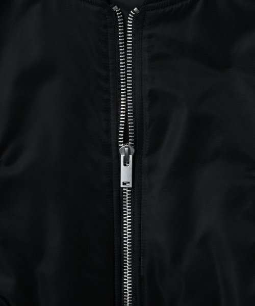 MUSINSA STANDARD WOMAN（ムシンサスタンダードウーマン）の「ウィメンズクロップMA-1ボンバージャケット[ブラック]（ブルゾン・レディース・ブラック・MEDIUM/LARGE/SMALL）」の9枚目の写真