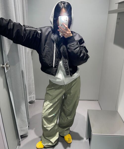 MUSINSA STANDARD WOMAN（ムシンサスタンダードウーマン）の「ウィメンズクロップMA-1ボンバージャケット[ブラック]（ブルゾン・レディース・ブラック・MEDIUM/LARGE/SMALL）」の22枚目の写真