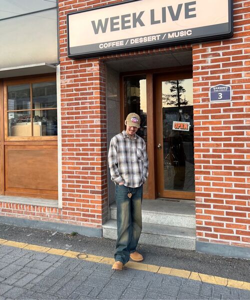 TRILLION(トリリオン)の「フロントウォッシングワイドデニムパンツ (ディープグリーン)(デニムパンツ・レディース・その他・MEDIUM/LARGE/X-LARGE/SMALL)」の15枚目の写真