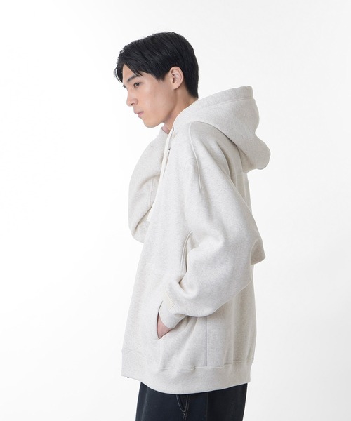 NEW BALANCE(ニューバランス)の「1000 スウェットフルジップフーディオーバーサイズフィット(パーカー・メンズ・ブラック/オフホワイト/グレー/ネイビー・SMALL/MEDIUM/LARGE/X-LARGE)」の5枚目の写真