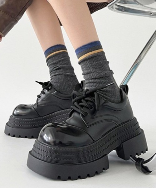 mebole(メボレ)の「レースアップチャンキーローファー(ローファー・レディース・ブラック/ブラウン・SMALL/MEDIUM/LARGE)」の6枚目の写真