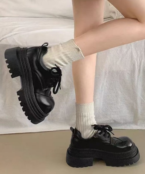 mebole(メボレ)の「レースアップチャンキーローファー(ローファー・レディース・ブラック/ブラウン・SMALL/MEDIUM/LARGE)」の3枚目の写真