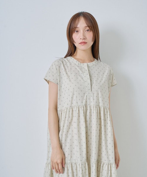Kelen（ケレン）の「「KELEN / ケレン」フレンチスリーブティアードワンピース（ワンピース・レディース・チャコールグレー/ライトベージュ/ネイビー・S/M）」の14枚目の写真
