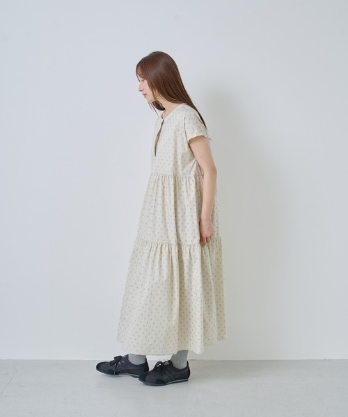 Kelen（ケレン）の「「KELEN / ケレン」フレンチスリーブティアードワンピース（ワンピース・レディース・チャコールグレー/ライトベージュ/ネイビー・S/M）」の16枚目の写真