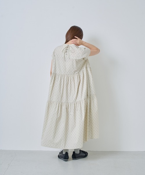 Kelen（ケレン）の「「KELEN / ケレン」フレンチスリーブティアードワンピース（ワンピース・レディース・チャコールグレー/ライトベージュ/ネイビー・S/M）」の19枚目の写真