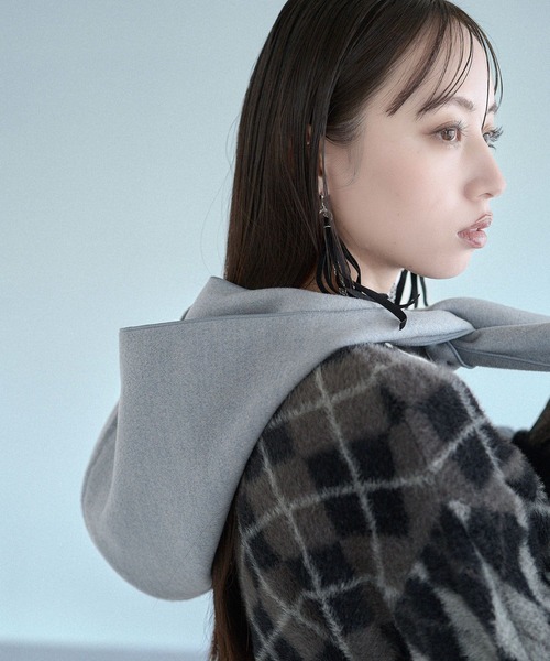 HARE（ハレ）の「フードマフラーツキミドルコート(HARE)（ノーカラーコート・レディース・ブラック/ブルー・FREE）」の17枚目の写真