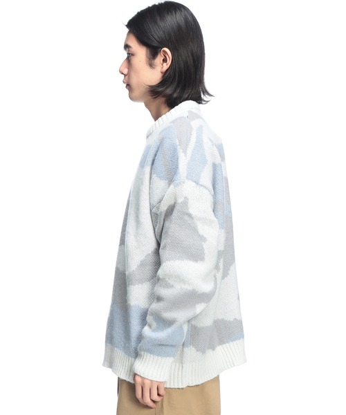 SAKAZEN（サカゼン）の「Cathy's Closet (キャシーズ クロセット) 起毛 カモフラージュ クルーネック オーバー ニット セーター 42706009（ニット/セーター・メンズ・ブルー/ブラック/ホワイト・L/M）」の4枚目の写真