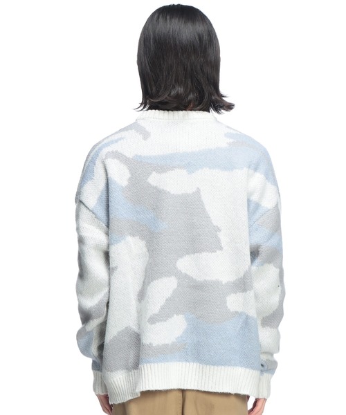 SAKAZEN（サカゼン）の「Cathy's Closet (キャシーズ クロセット) 起毛 カモフラージュ クルーネック オーバー ニット セーター 42706009（ニット/セーター・メンズ・ブルー/ブラック/ホワイト・L/M）」の5枚目の写真