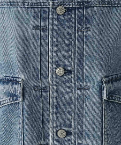 GLOBAL WORK(グローバルワーク)の「GOODデニムノーカラージャケット/601266(デニムジャケット・レディース・ライトブルー/ブルー・MEDIUM/LARGE)」の22枚目の写真