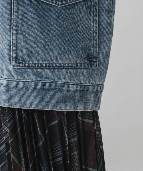 GLOBAL WORK(グローバルワーク)の「GOODデニムノーカラージャケット/601266(デニムジャケット・レディース・ライトブルー/ブルー・MEDIUM/LARGE)」の20枚目の写真