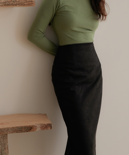 REORG(リオルグ)の「SUEDE BACK SLIT SKIRT BLACK(スカート・レディース・その他・MEDIUM/SMALL)」の4枚目の写真