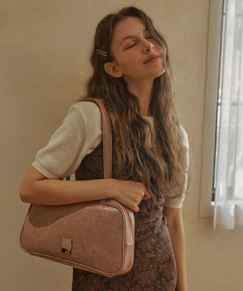 LENEE B（レニービー）の「Ray Shoulder Bag Black（ショルダーバッグ・レディース・その他・FREE）」の4枚目の写真