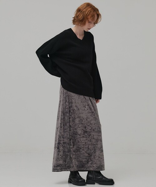 PUBLIC TOKYO（パブリックトウキョウ）の「ラムウールVネックニット（ニット/セーター・レディース・ベージュ/ブラック/オレンジ・FREE）」の4枚目の写真