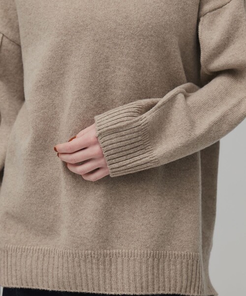 PUBLIC TOKYO（パブリックトウキョウ）の「ラムウールVネックニット（ニット/セーター・レディース・ベージュ/ブラック/オレンジ・FREE）」の9枚目の写真