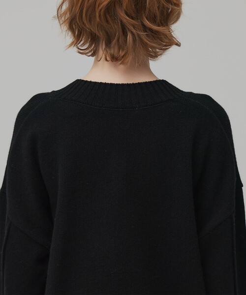 PUBLIC TOKYO（パブリックトウキョウ）の「ラムウールVネックニット（ニット/セーター・レディース・ベージュ/ブラック/オレンジ・FREE）」の11枚目の写真