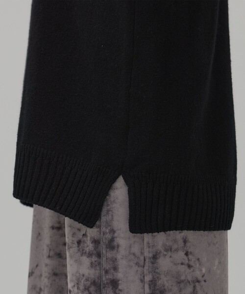 PUBLIC TOKYO（パブリックトウキョウ）の「ラムウールVネックニット（ニット/セーター・レディース・ベージュ/ブラック/オレンジ・FREE）」の13枚目の写真