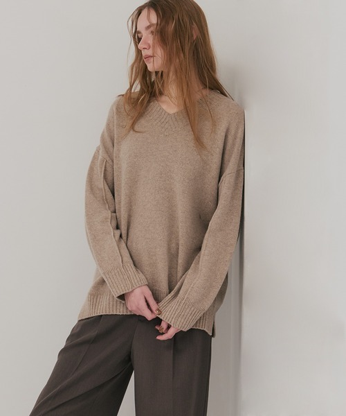 PUBLIC TOKYO（パブリックトウキョウ）の「ラムウールVネックニット（ニット/セーター・レディース・ベージュ/ブラック/オレンジ・FREE）」の15枚目の写真