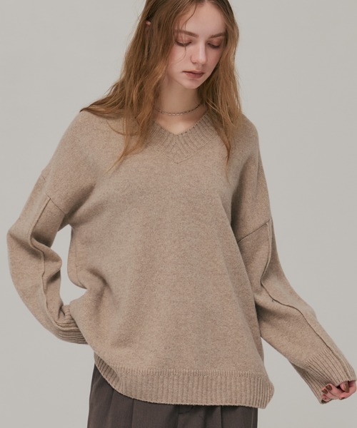 PUBLIC TOKYO（パブリックトウキョウ）の「ラムウールVネックニット（ニット/セーター・レディース・ベージュ/ブラック/オレンジ・FREE）」の16枚目の写真